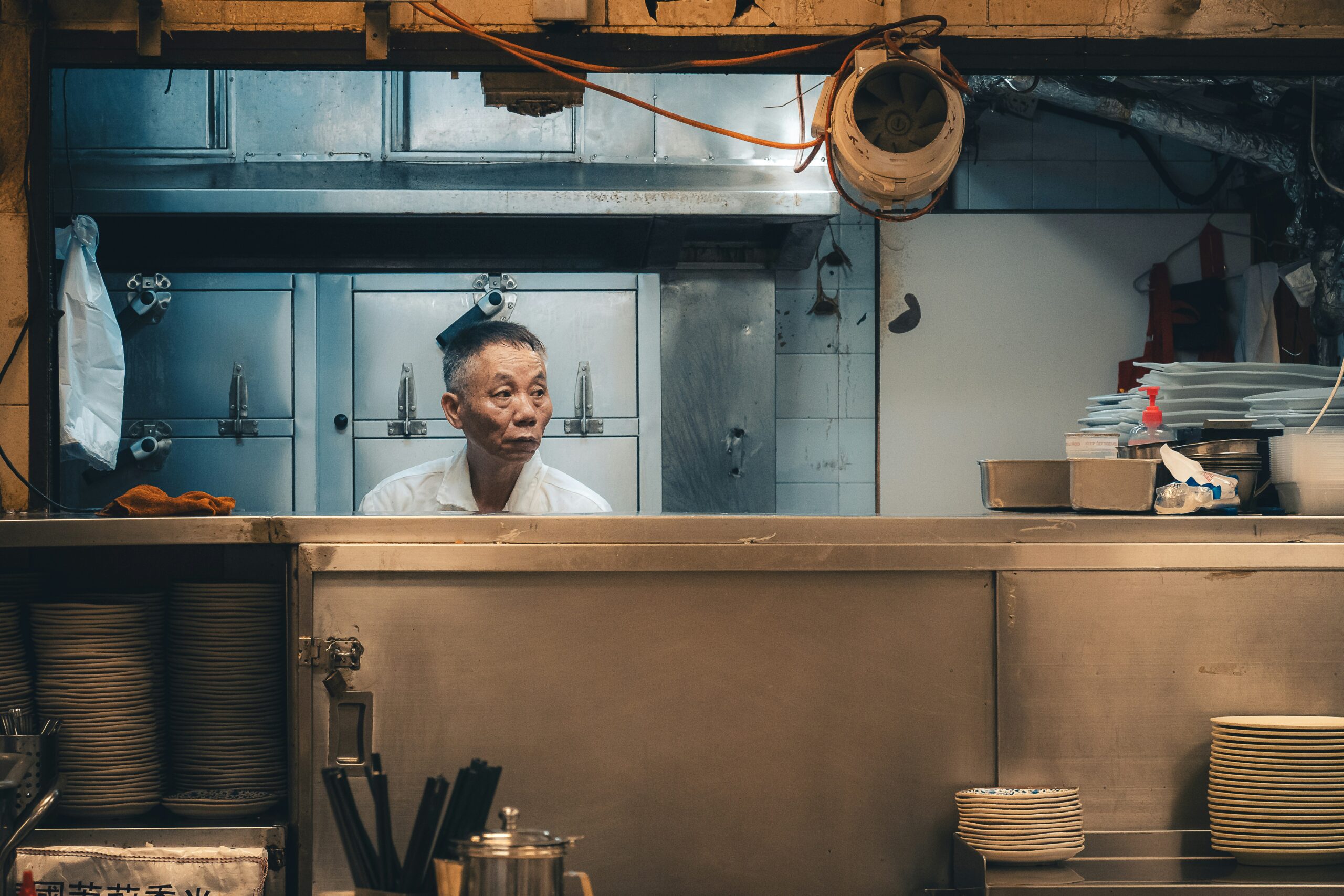 stock-restaurant-Me7hK7DISyE